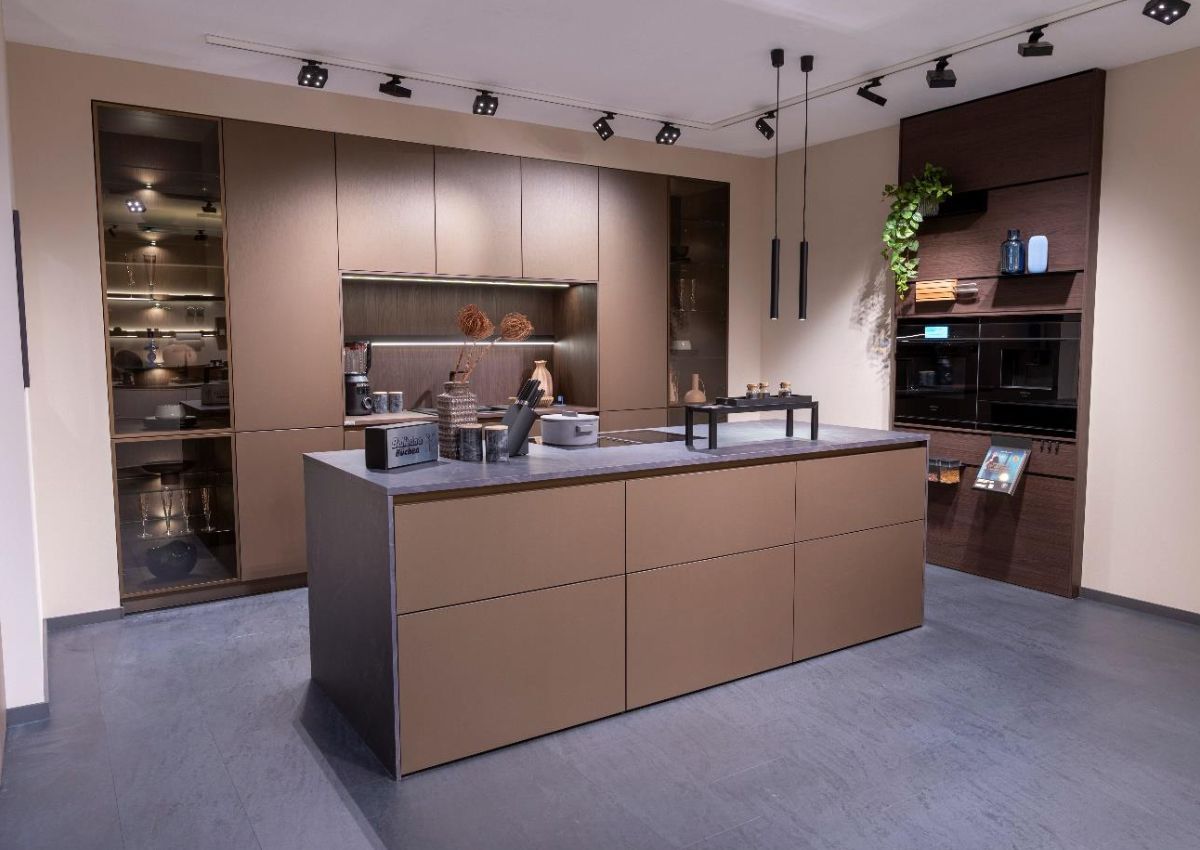 Ballerina-Design-Inselkueche-Antique-Brass Innovationen bei Ballerina Küchen 2026