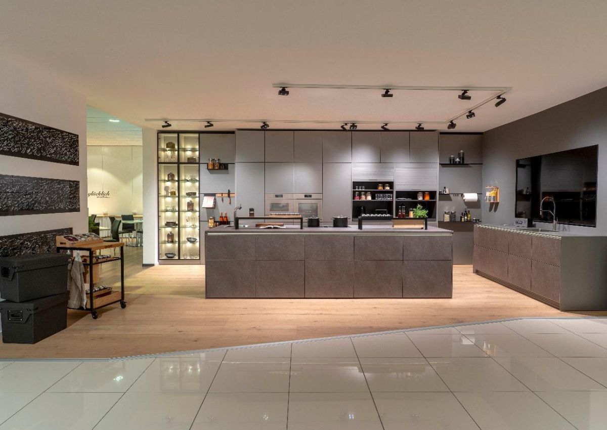 Ballerina-Design-Inselkueche-Betonoptik