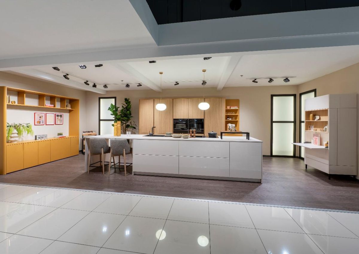 Ballerina-Design-Inselkueche-Samtlack