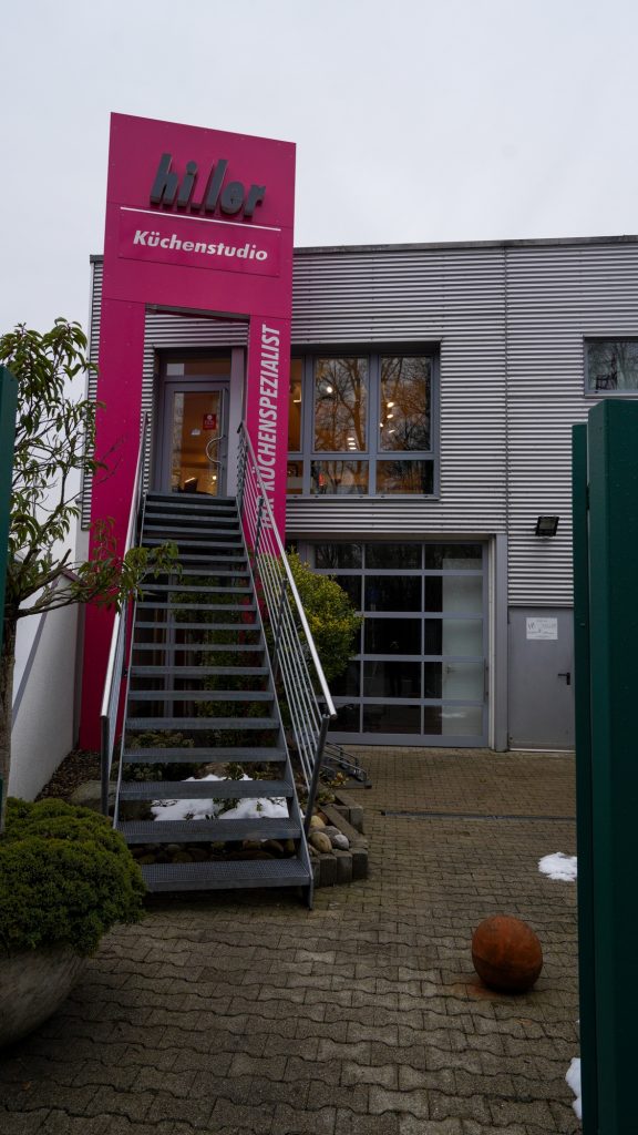 Hiller studio außen hochformat